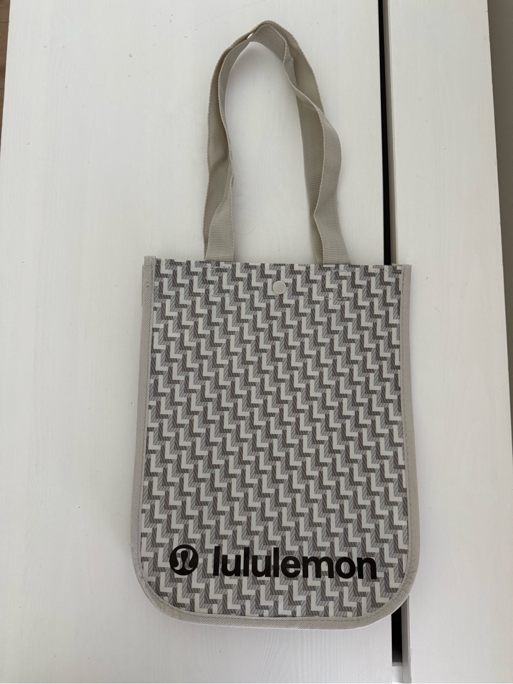 Lululemon Gray Geometric Reusable Tote Bag - Picture 1 of 6